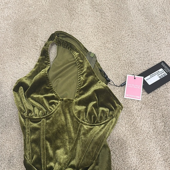 NWT PrettyLittleThing Olive Velvet One Shoulder Corset Detail Gathered Skirt Mid - Picture 4 of 4
